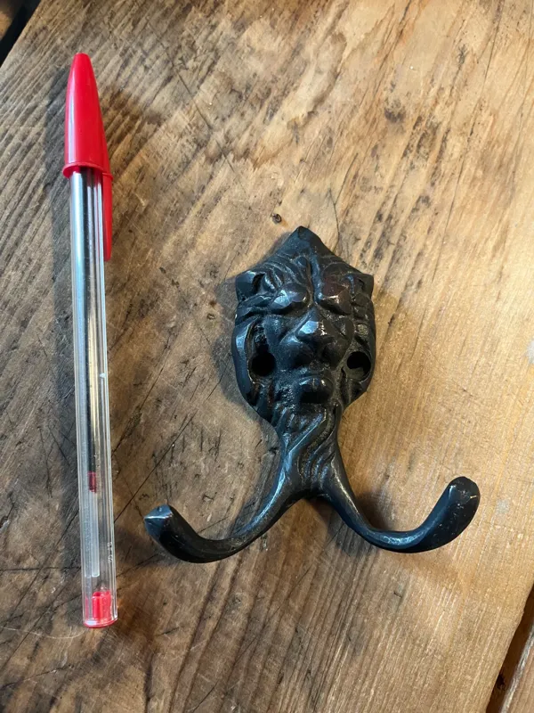 قلاب چوب لباسی طرح شیر