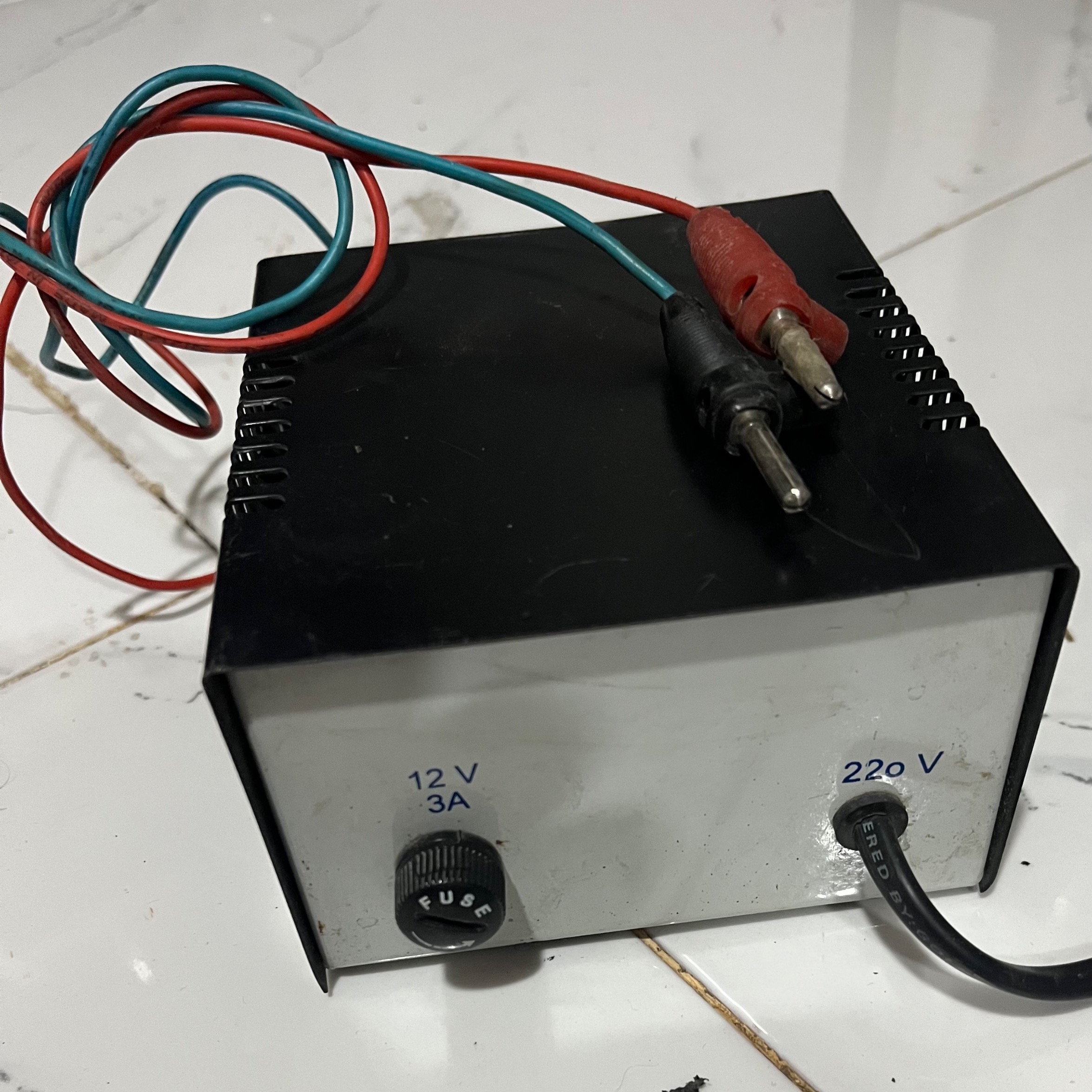 مبدل برق 220 به 12 ولت ( 3 آمپر)