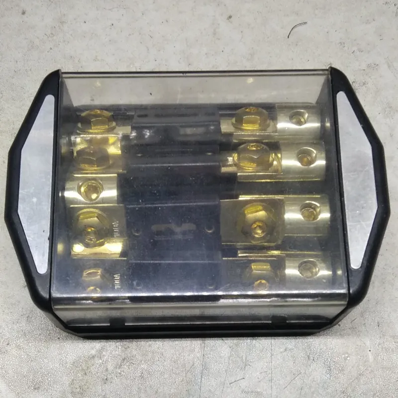 تقسیم برق 1 به 4 سیستم صوتی خودرو