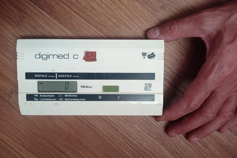 فشارسنج ژاپنی کلکسیونی (درجه دیجیتالی)