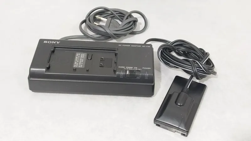 شارژر باتری دوربین دیجیتال مدل SONY