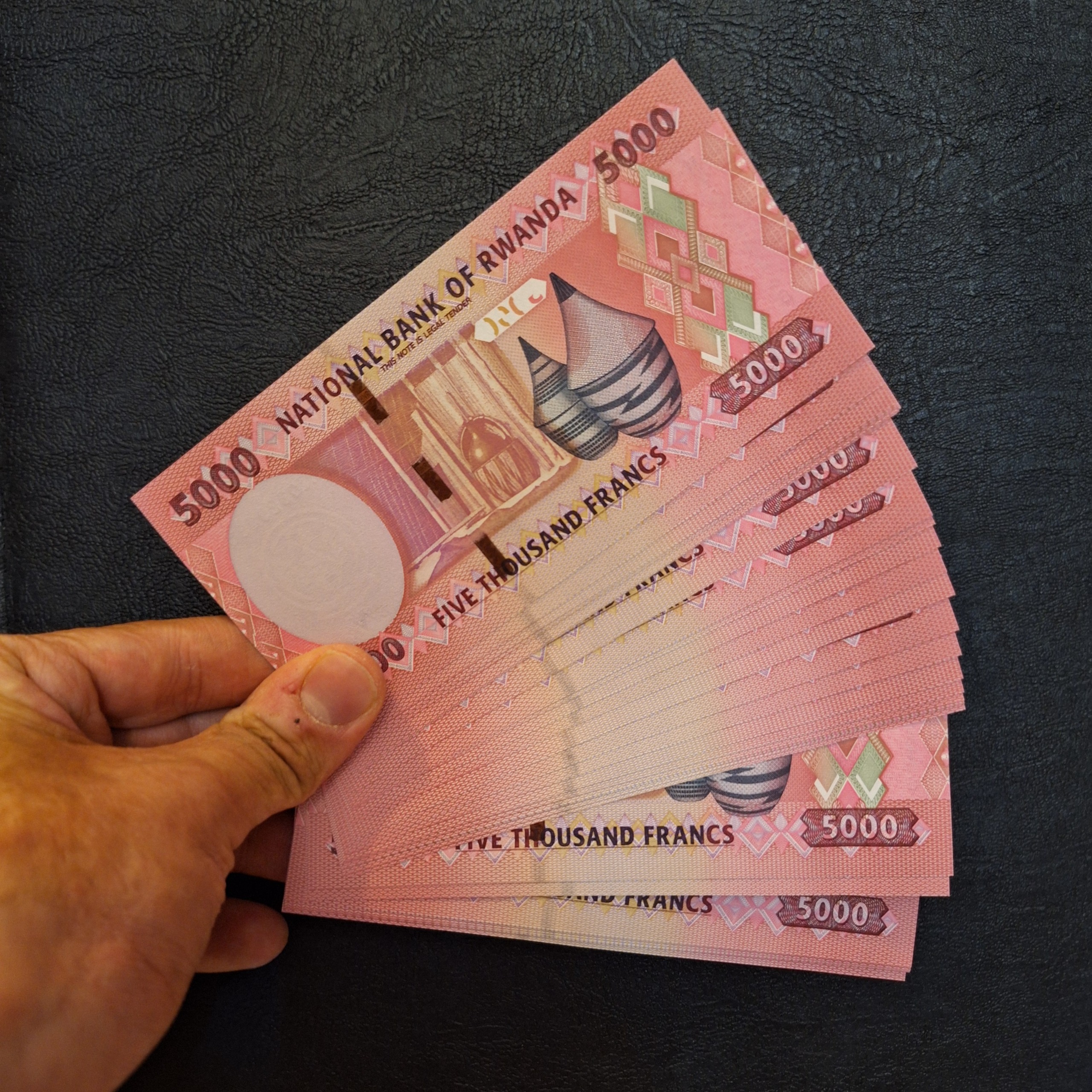 10 برگ زیبا و کلکسیونی 5000 رواندا