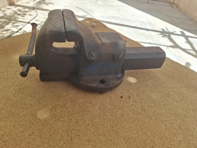 گیره رومیزی 120 ماتادور خیلی قدیمی