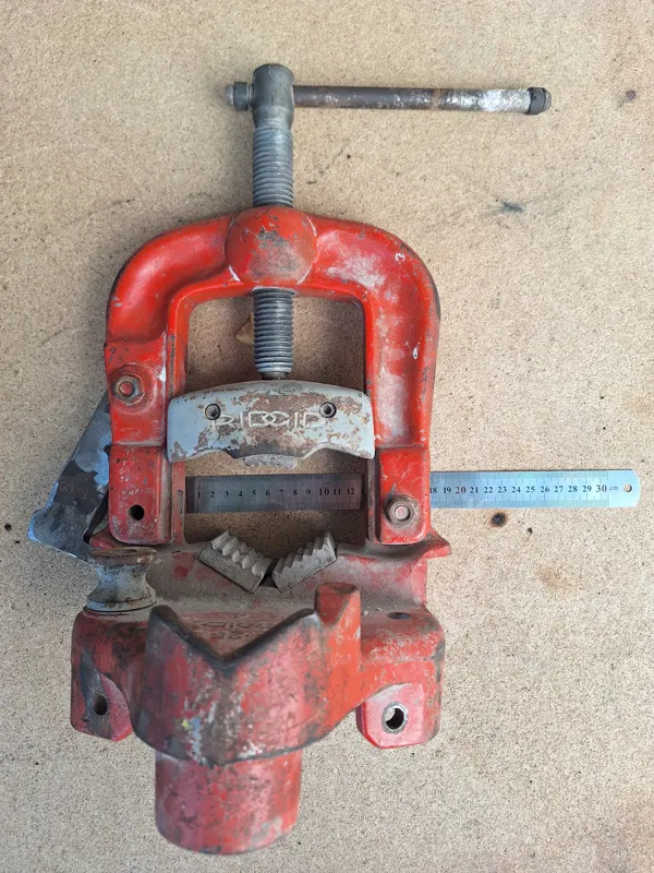 گیره لوله ریجید 4 اینچ آمریکایی قدیمی