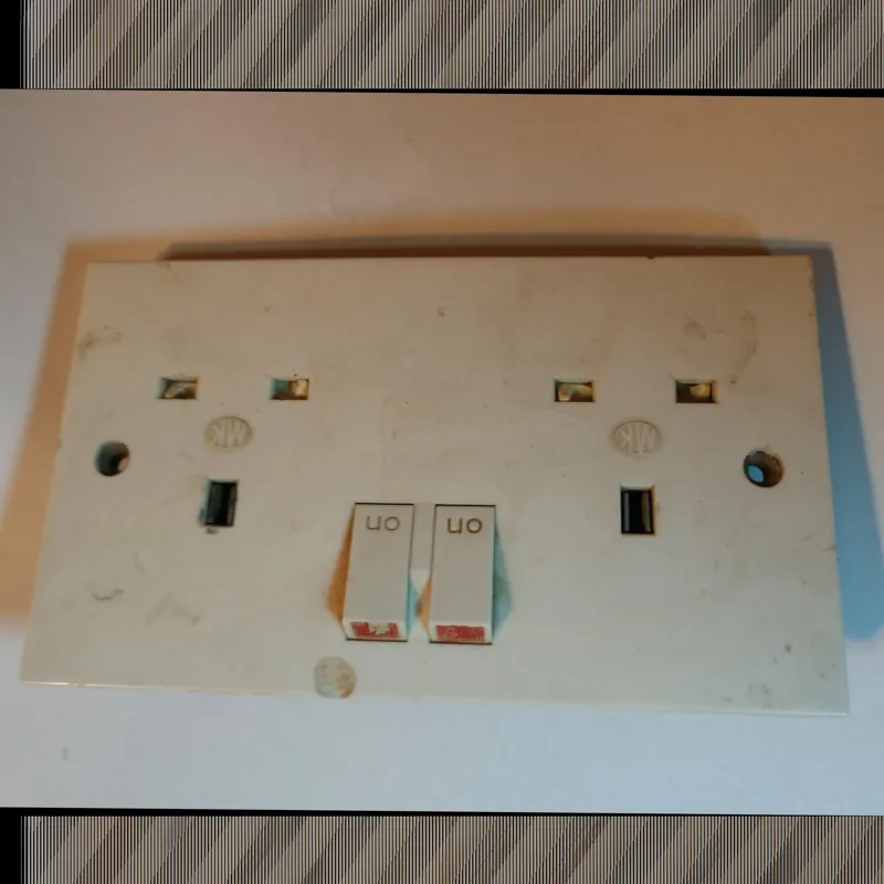 پریز کلیددار سه شاخه دوپل اصل mk انگلیس