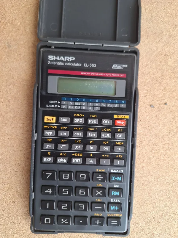 ماشین حساب مهندسی شارپ قدیمی تایوانی