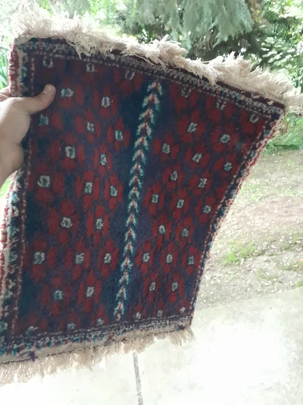 فرشی دست بافت قدیمی