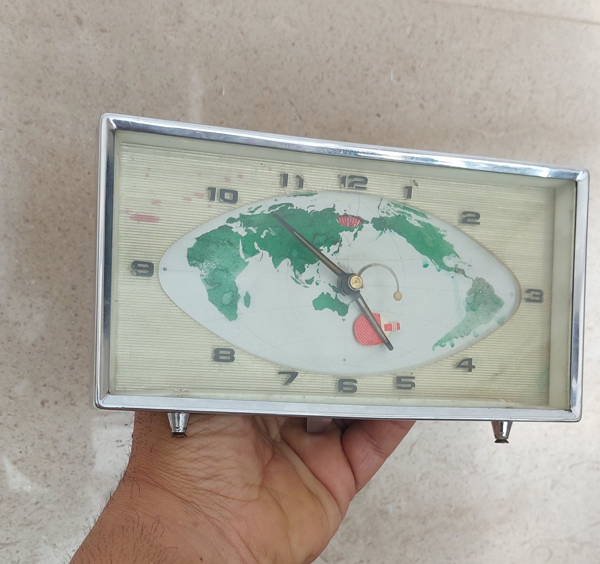 ساعت کوکی حرکتی قدیمی