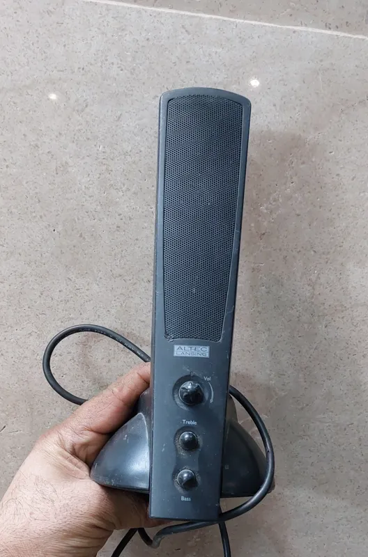 اسپیکر قدیمی کامپیوتر