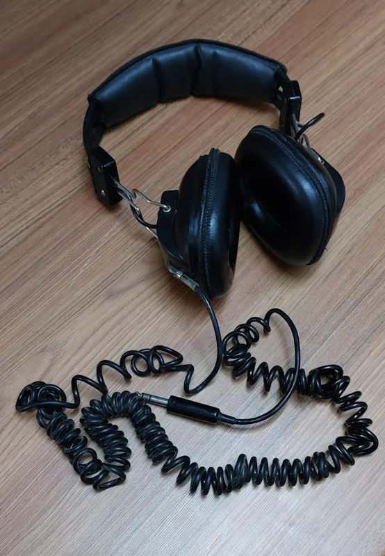 هدفون قدیمی سونی خراب