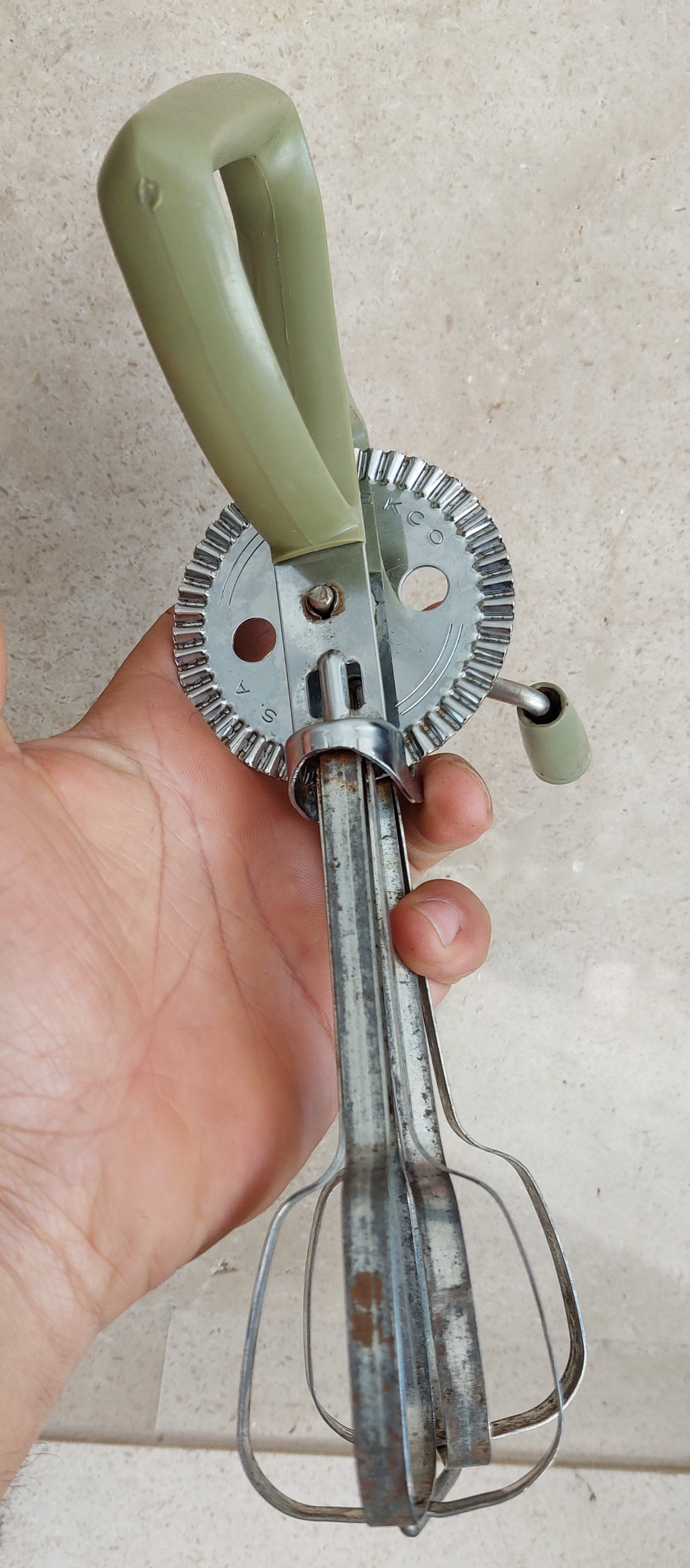 همزن دستی قدیمی آمریکایی