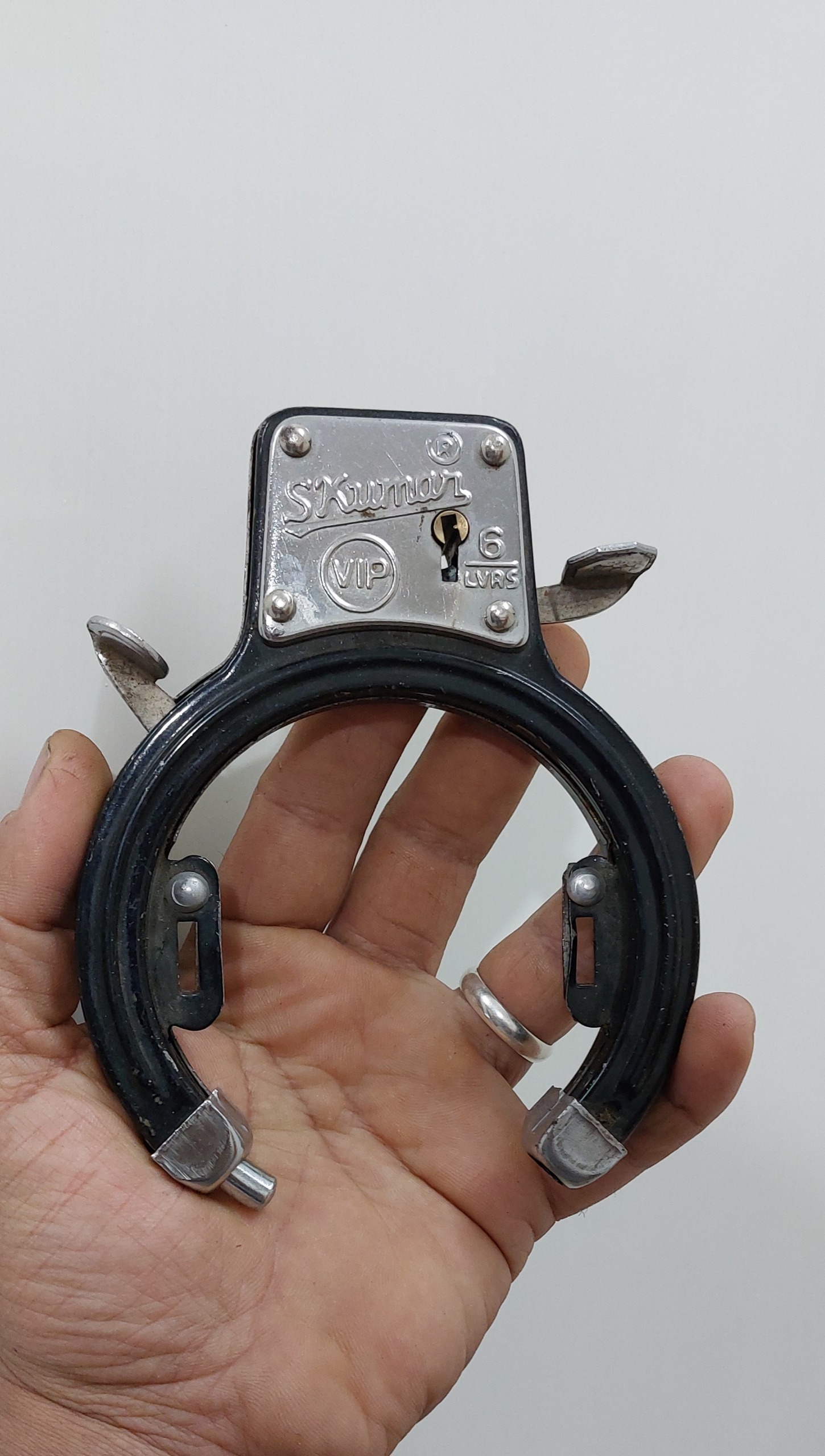 قفل دوچرخه آنتیک و قدیمی