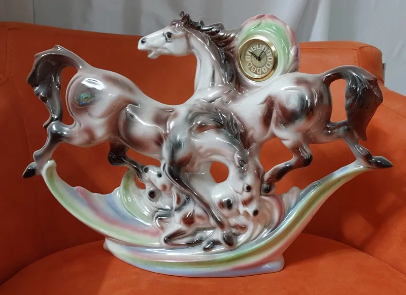 مجسمه ساعت قدیمی کوکی