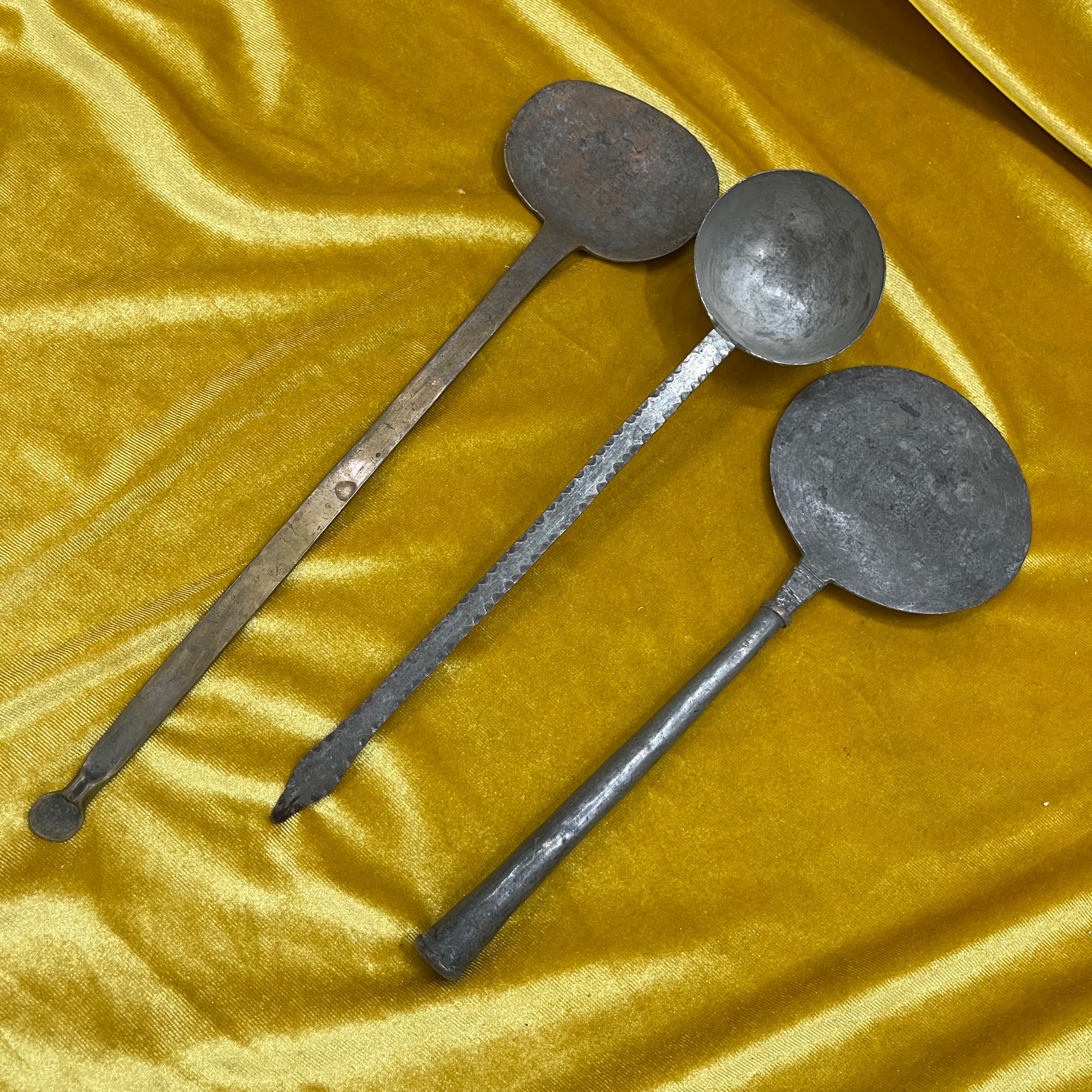 سه عدد کفگیر ملاقه مسی کهنه