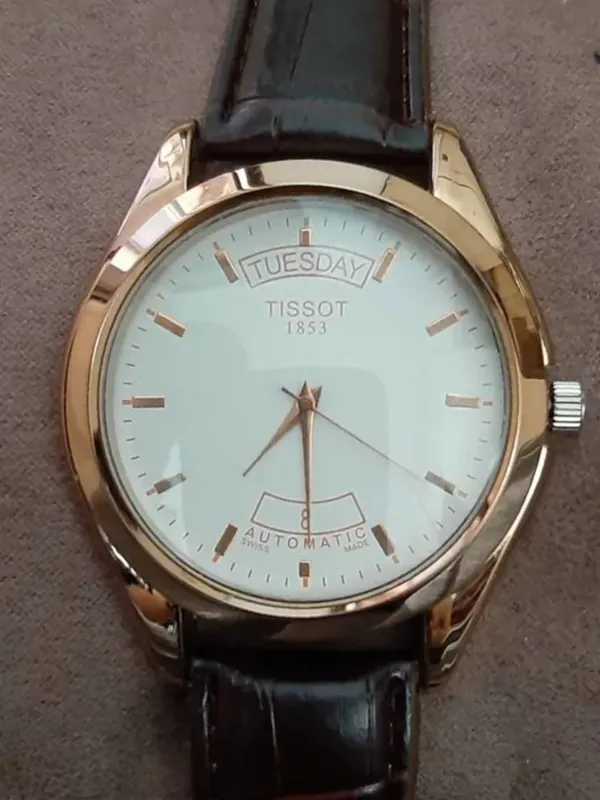 پنج عدد ساعت مچی کوارتز آکبند