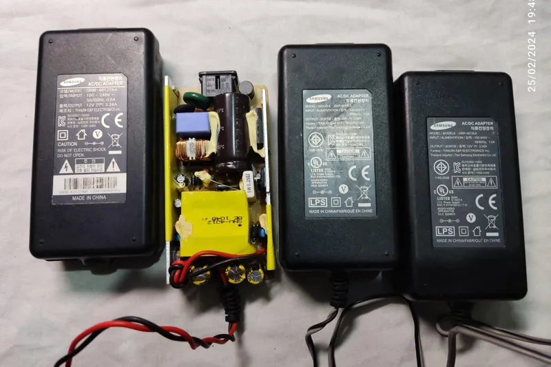 ادپتور سامسونگ12V33Aبسیار با کیفیت
