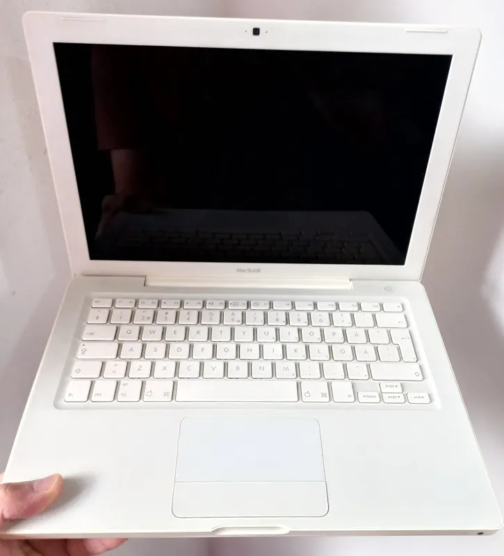 2006 MacBook 1,1