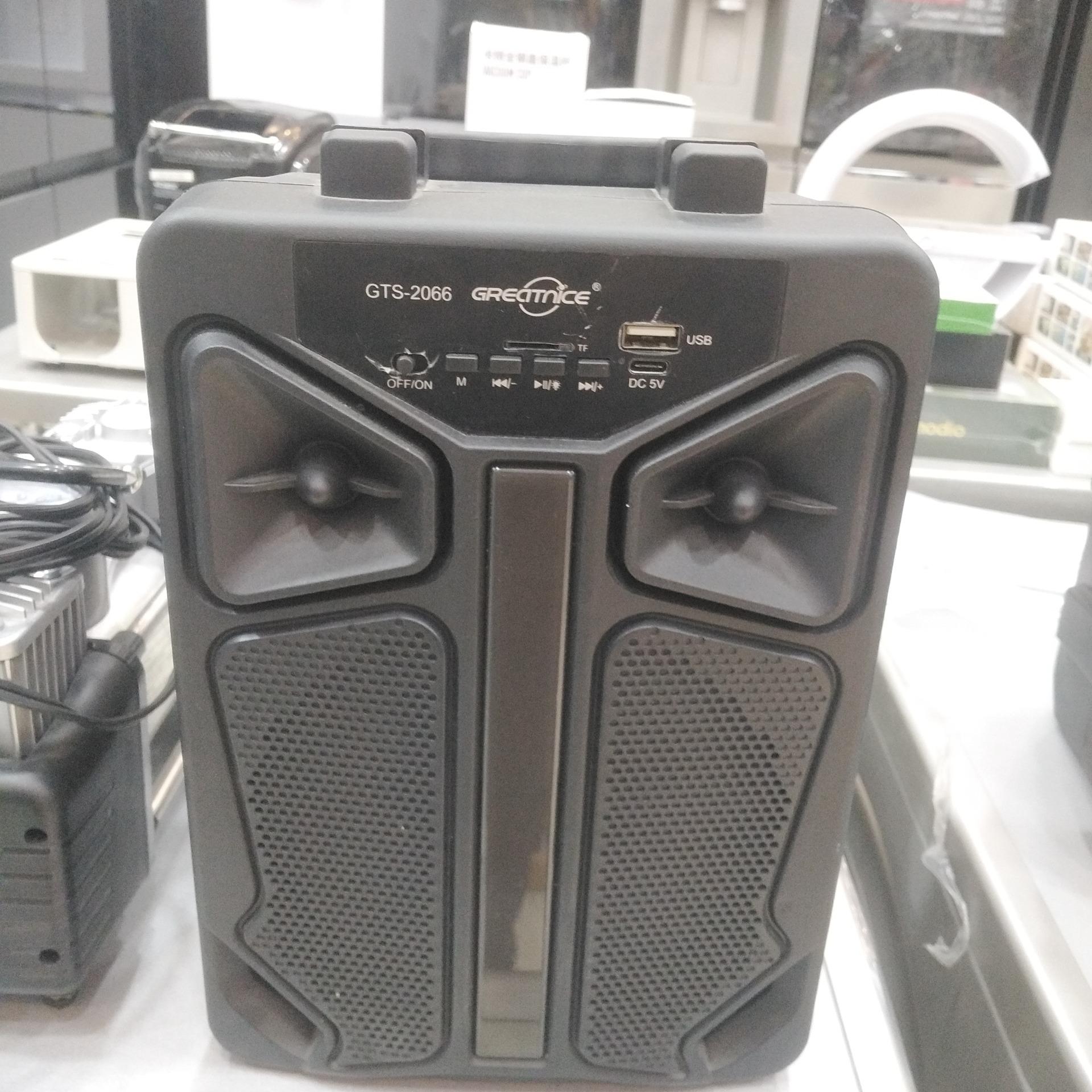 اسپیکر با میکروفون