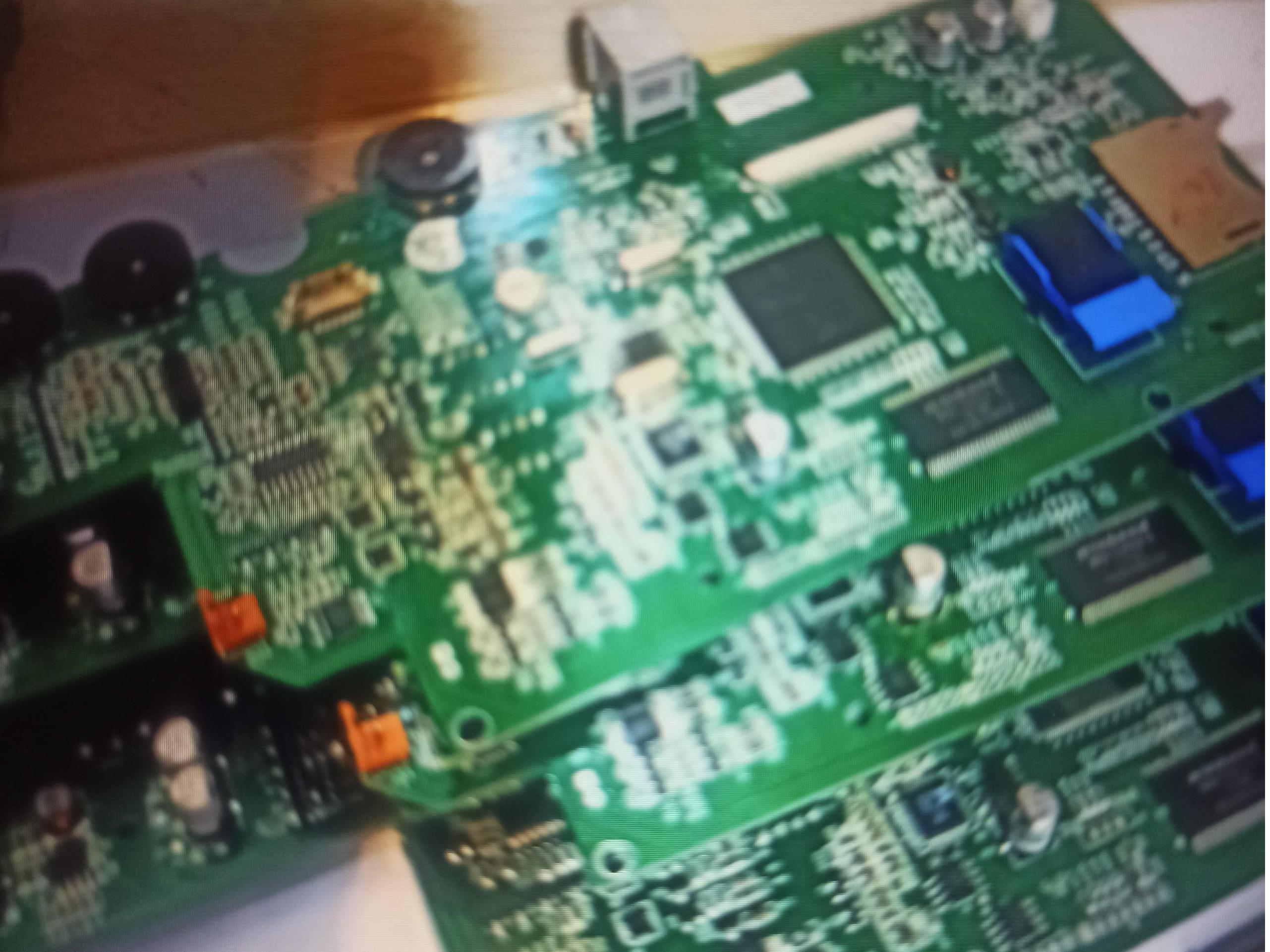 برد آیفون کالیوز نفیس 702