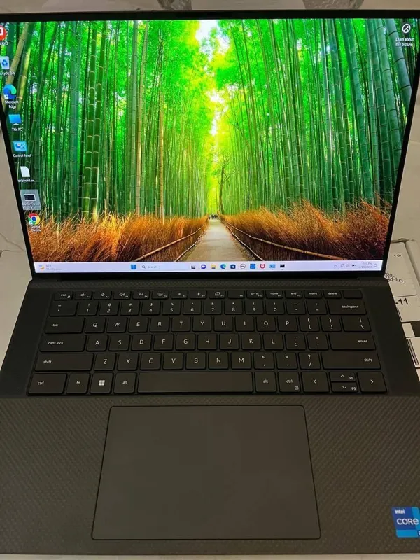 لپ تاپ XPS Dell 9520 با پردازنده i7 نسل 12