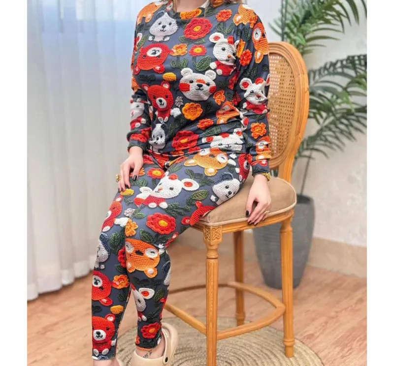 ست بلوز شلوار مخمل سه بعدی زنانه