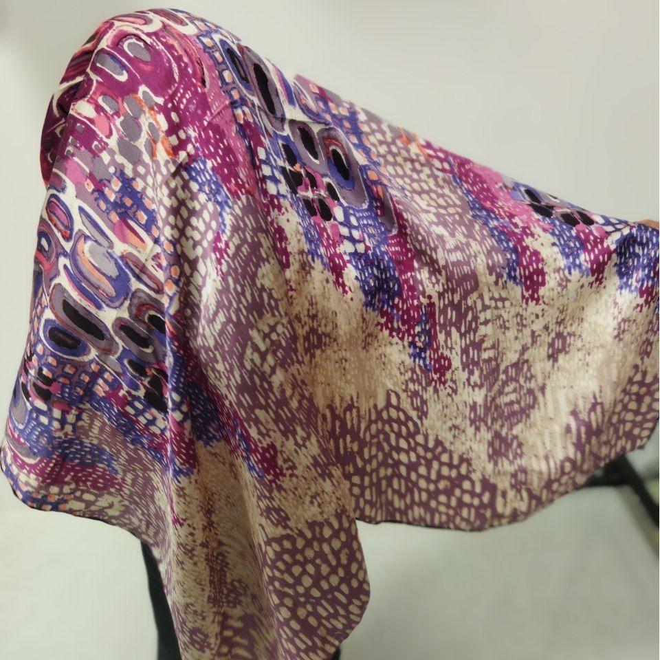 روسری طرحدار ساتن rs6r6