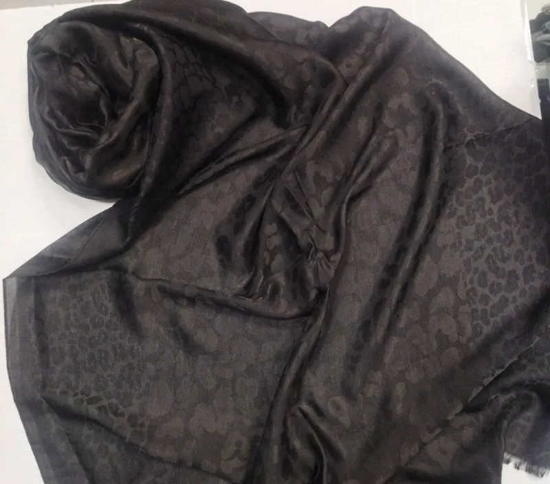 شال مشگی طرحدار زنانه