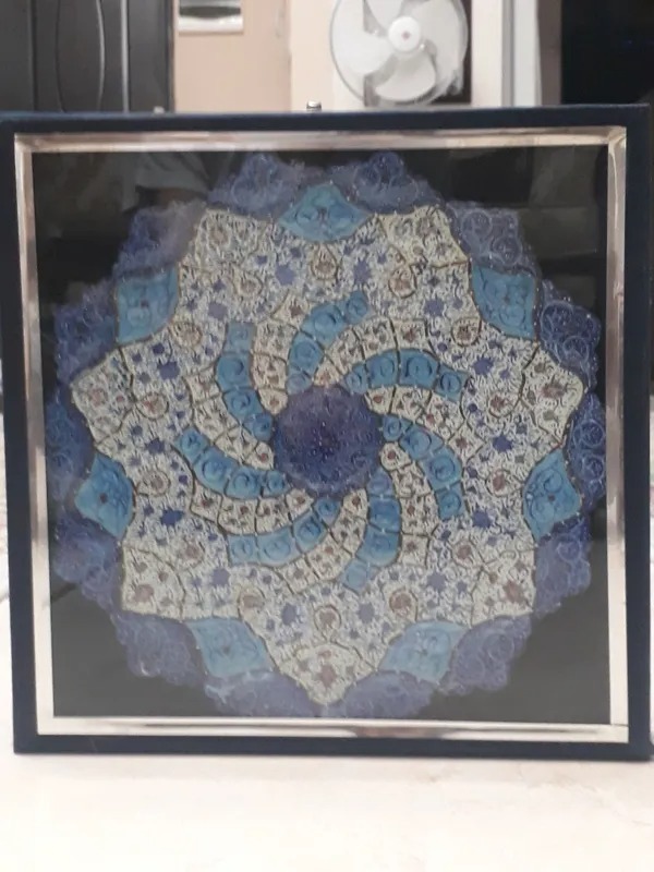 بشقاب بزرگ دیوارکوب دکوری مینا (قاب مخمل)
