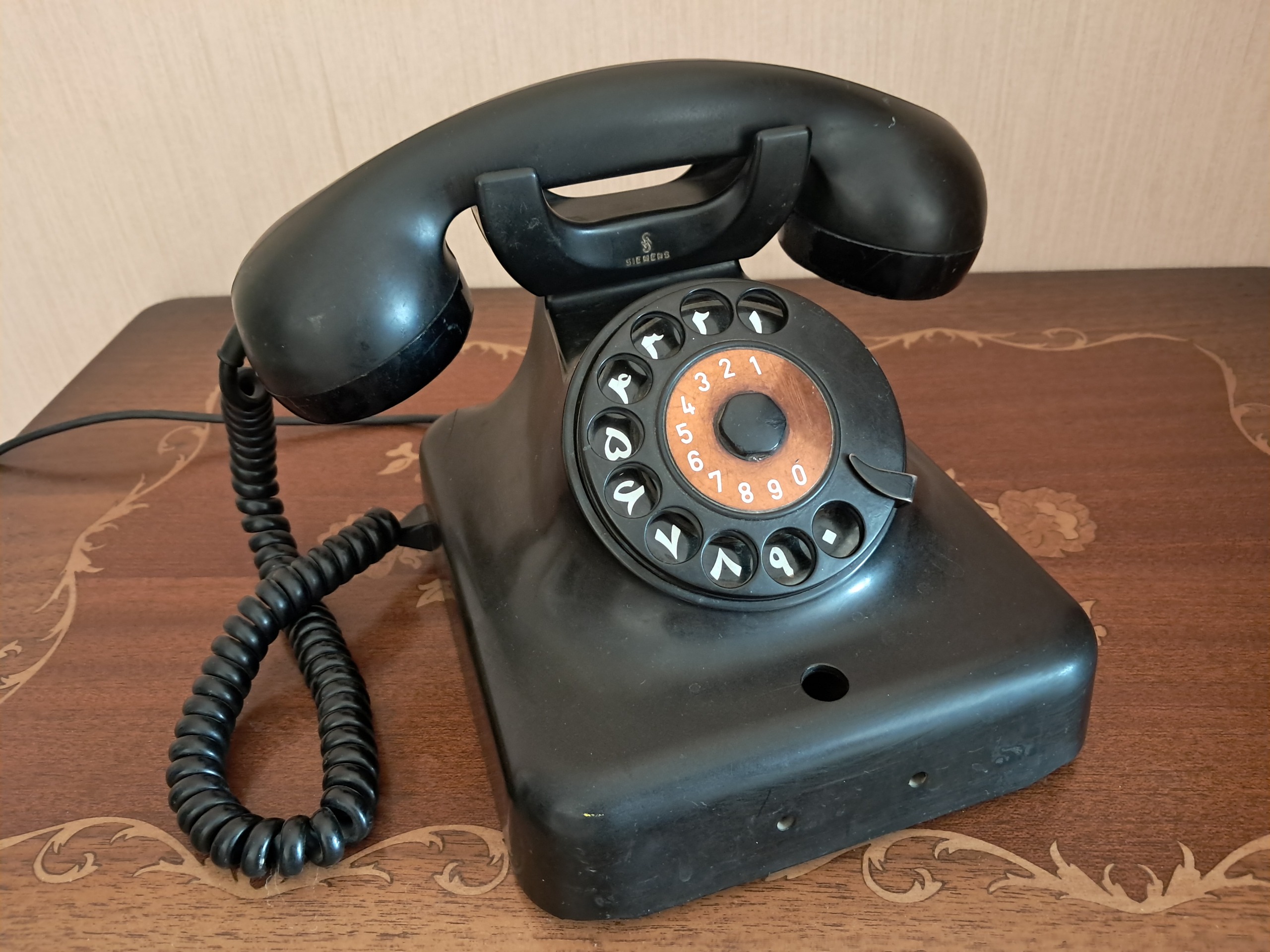 تلفن زیمنس قدیمی مشکی آلمانی SIEMENS Germany