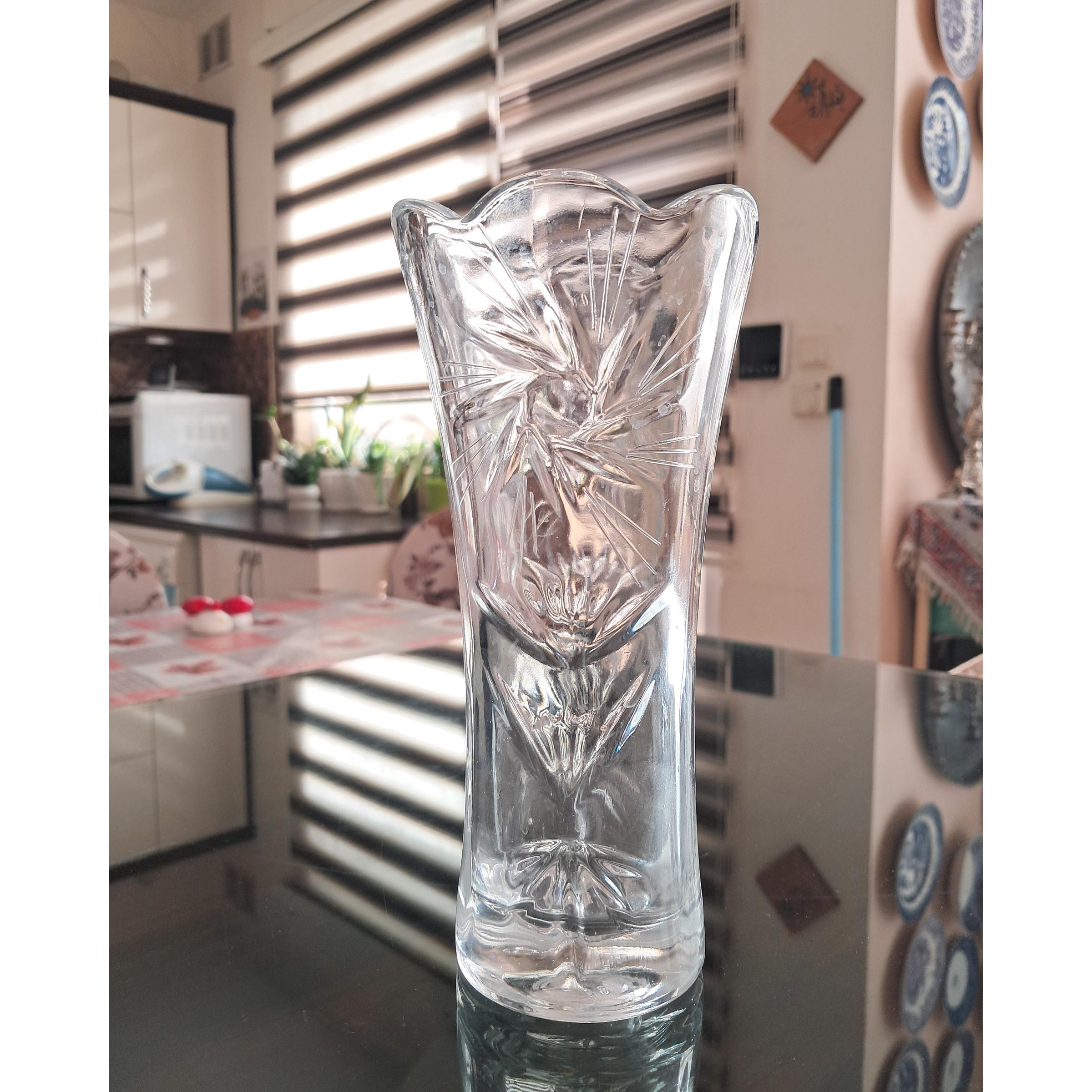 گلدان بلور تراش بسیار زیبا