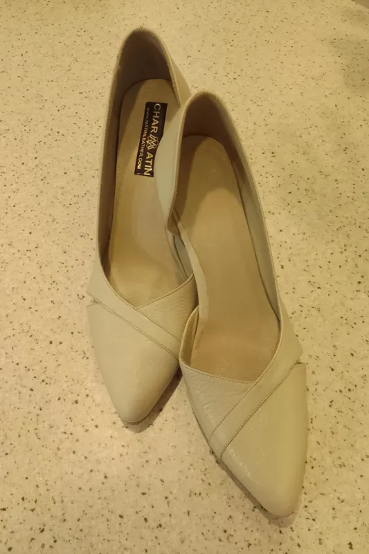 کفش مجلسی شیری سفید کرم چرم اصل عروس پاشنه9