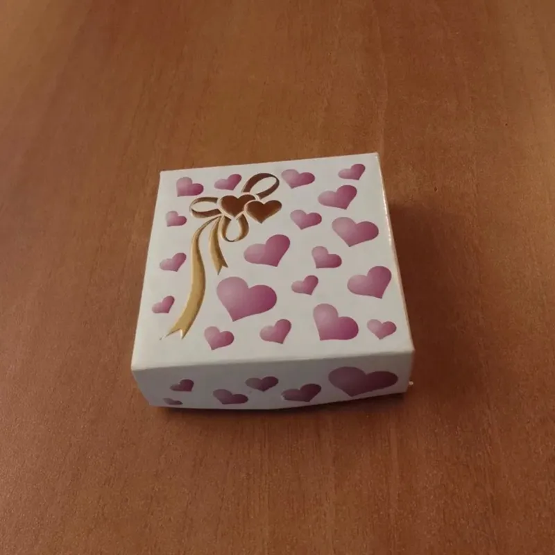 جعبه سفید صورتی بفنش قلب زیورالات دستبند گردنبند