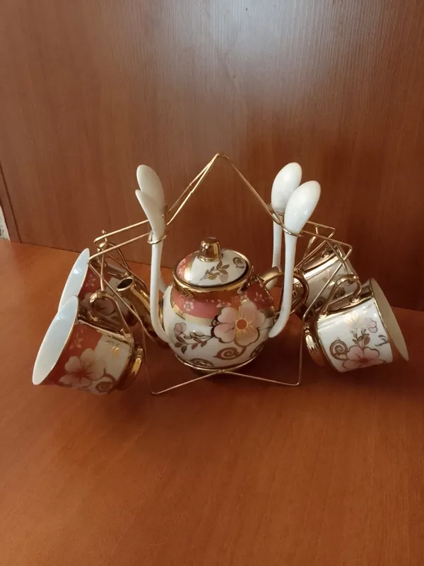 ست قهوه خوری فنجان قوری قاشق طلایی صورتی گلدار