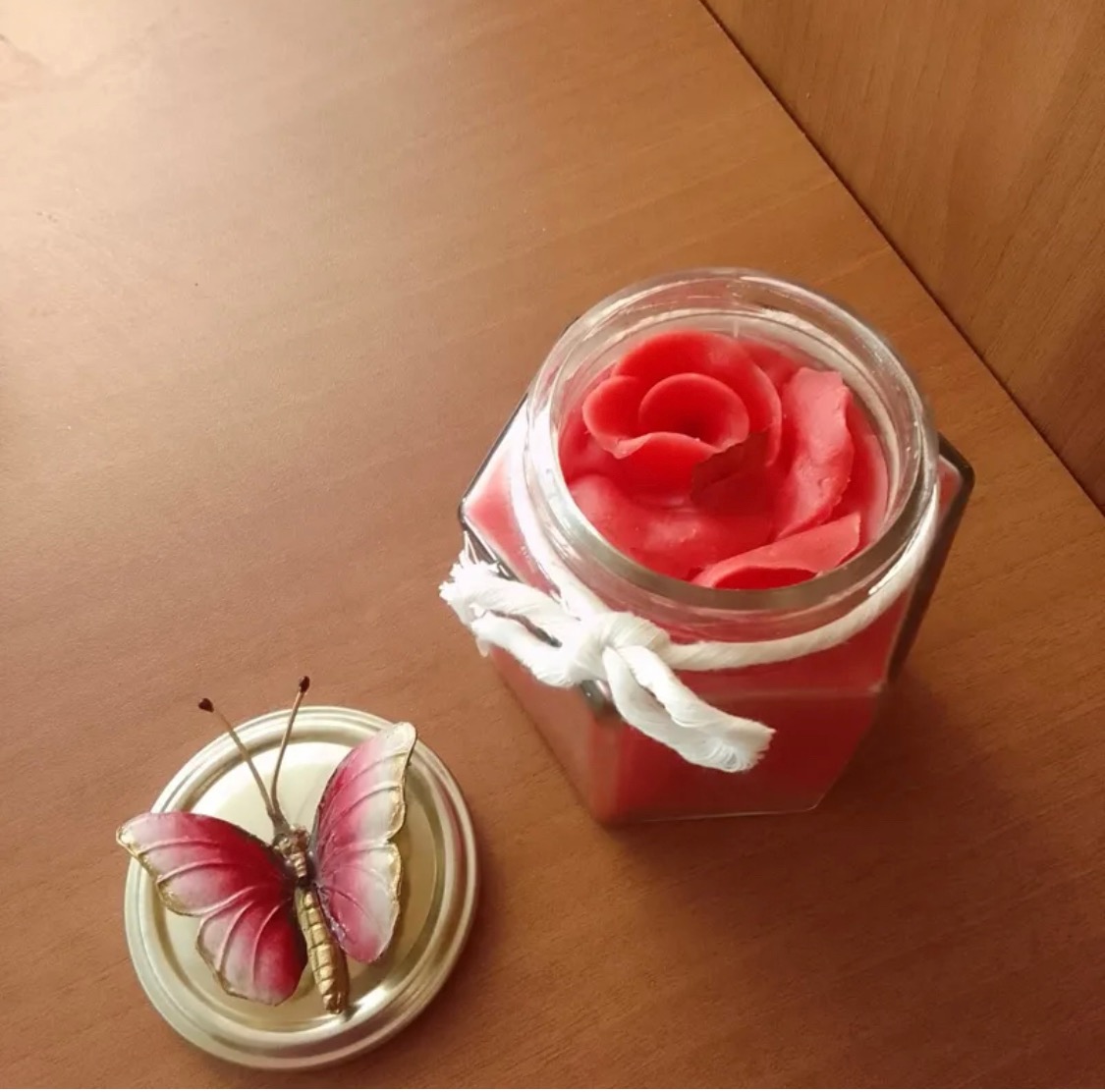 شمع معطر قرمز پروانه استوانه ای پروانه خوشبوکننده