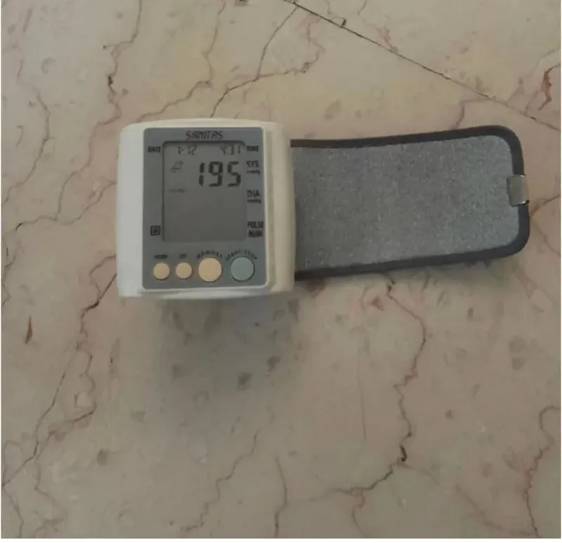 دستگاه فشارسنج مچی سانیتاس آلمانی sanitas sbm0