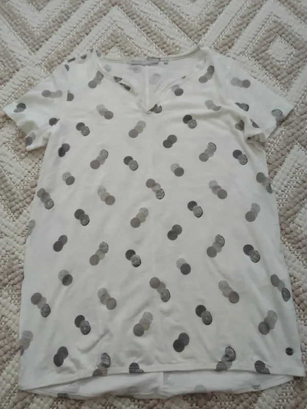 تیشرت نخی سفید طوسی خال خالی توسی توپی زنانه