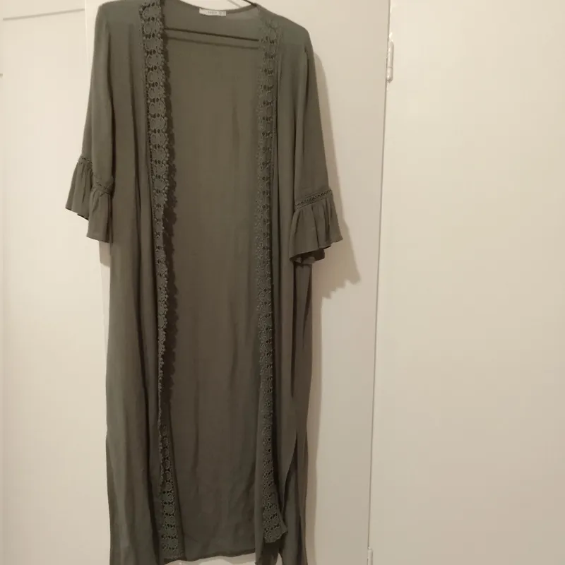 مانتو مجلسی راحتی سبز زیتونی نخی گیپور بلند گشاد