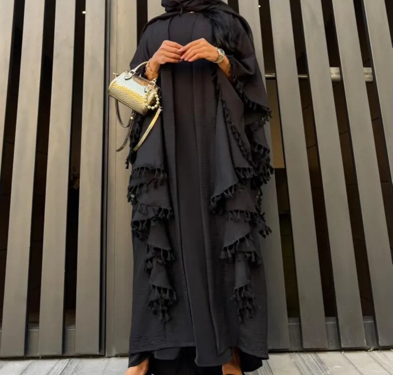 مانتو مشکی بلند گشاد ساده منگوله دار نخی