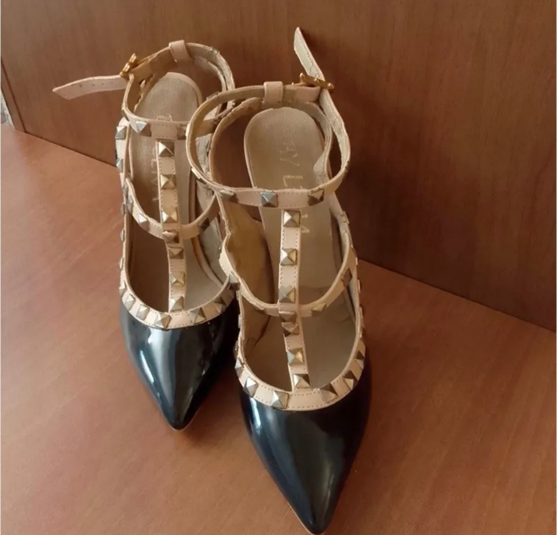کفش مجلسی مشکی ولنتینو پاشنه بلند کپی valentino