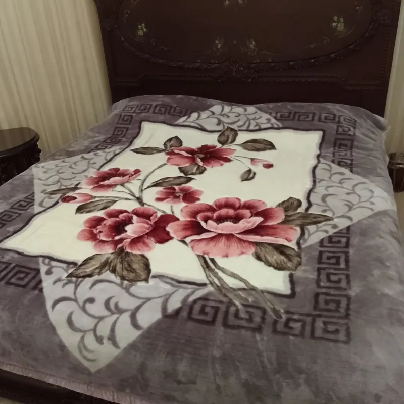 پتو ژاپنی دونفره گلبافت گلدار بنفش زرشکی کرم قرمز