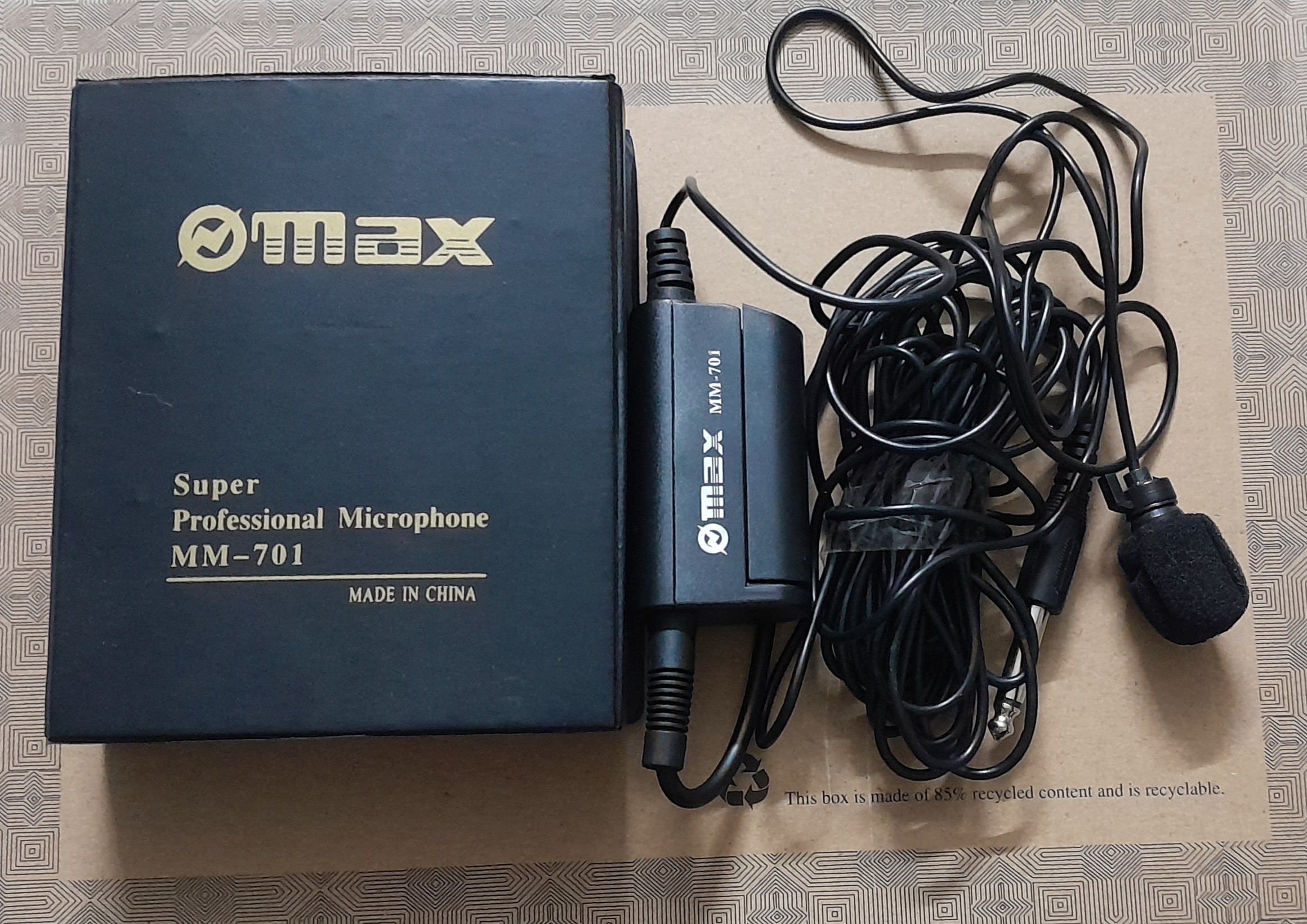 میکروفون با سیم بلند