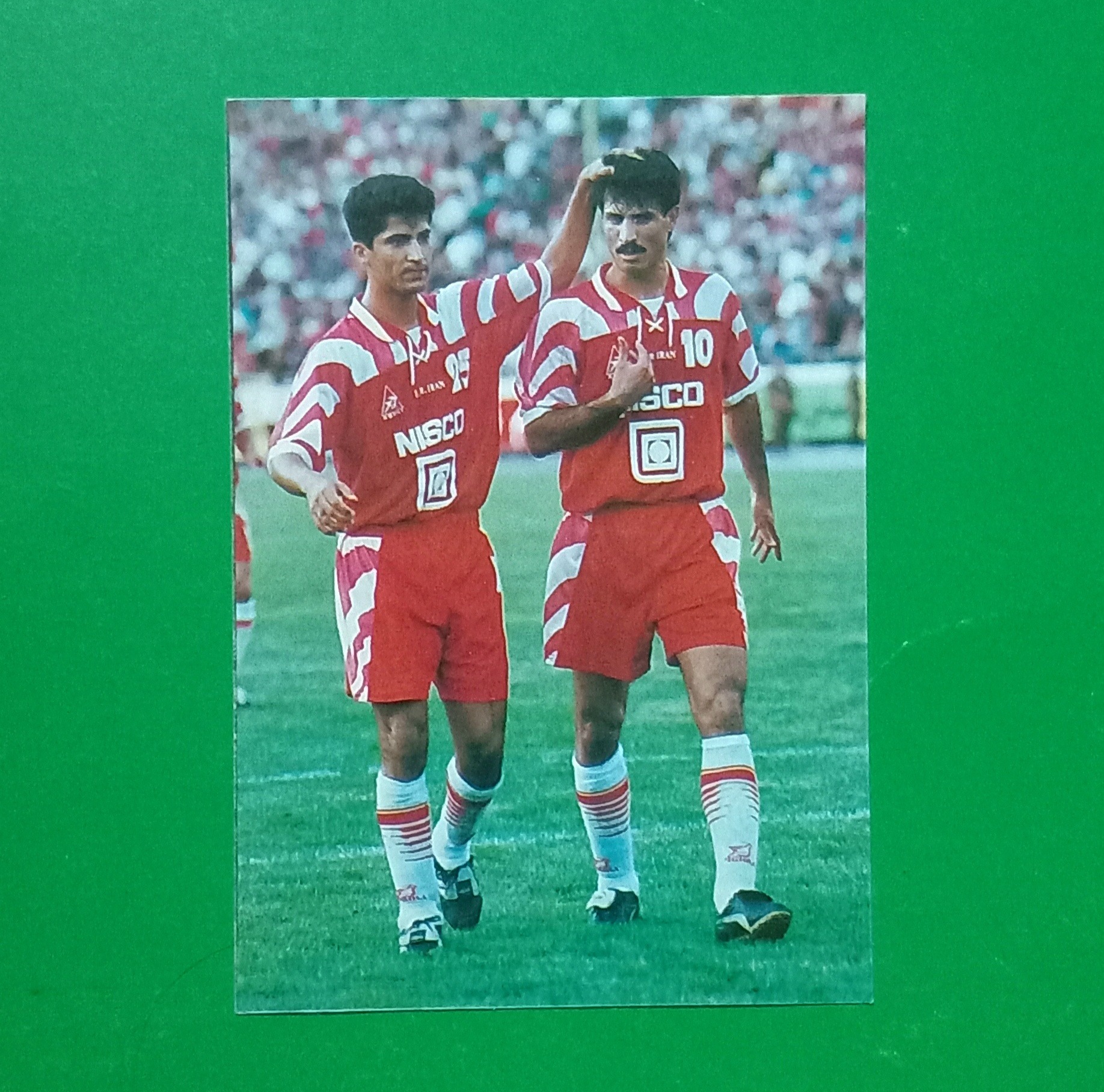 حراج عکس فوتبالی چاپ دهه 70 «علی دایی و میناوند»