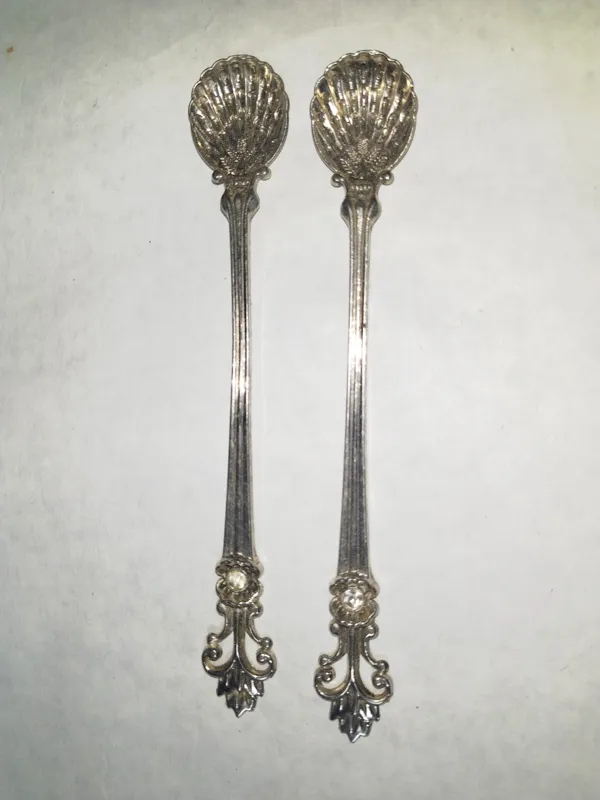 دو عدد قاشق برنجی