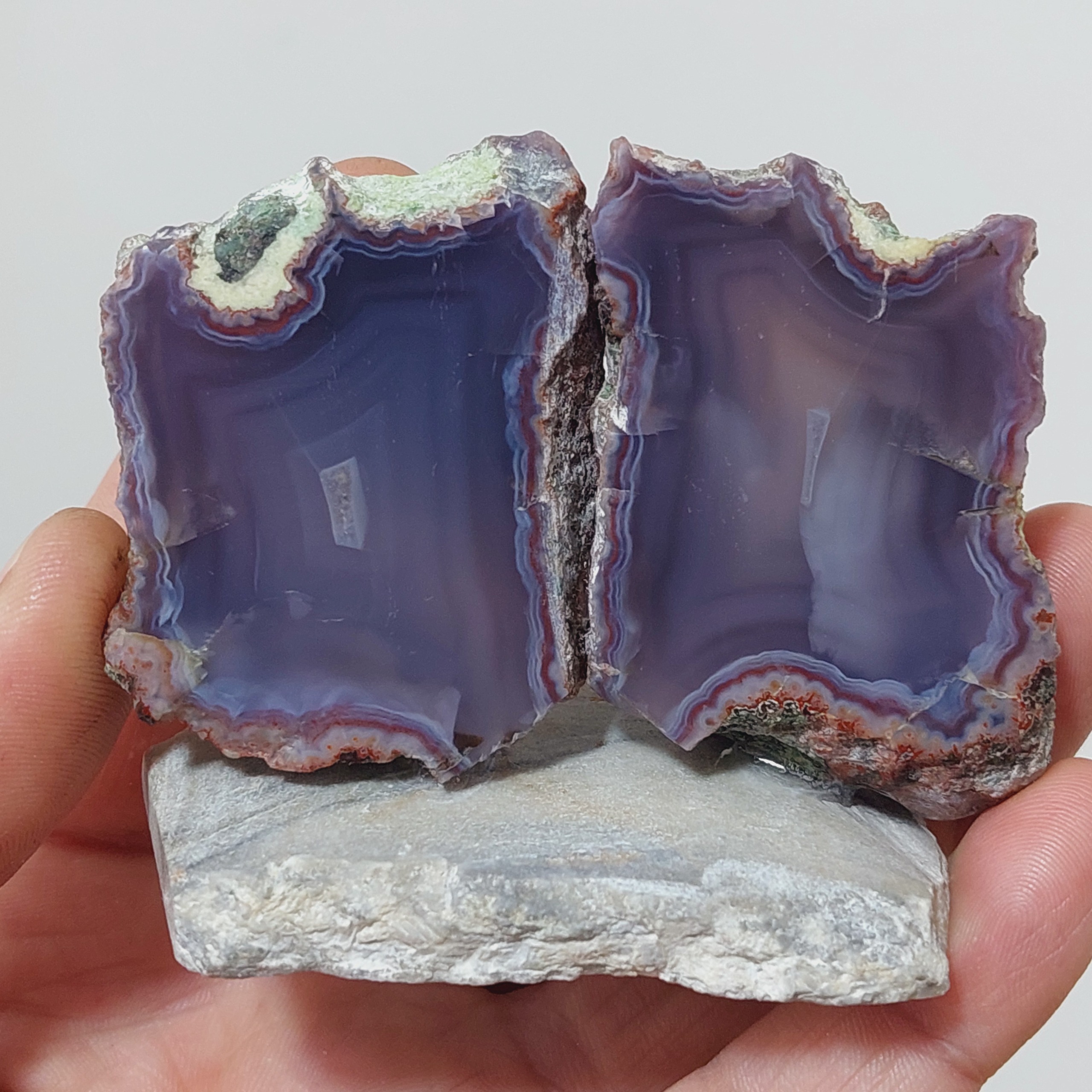 سنگ کلکسیونی عقیق آبدار با رنگ بینظیر