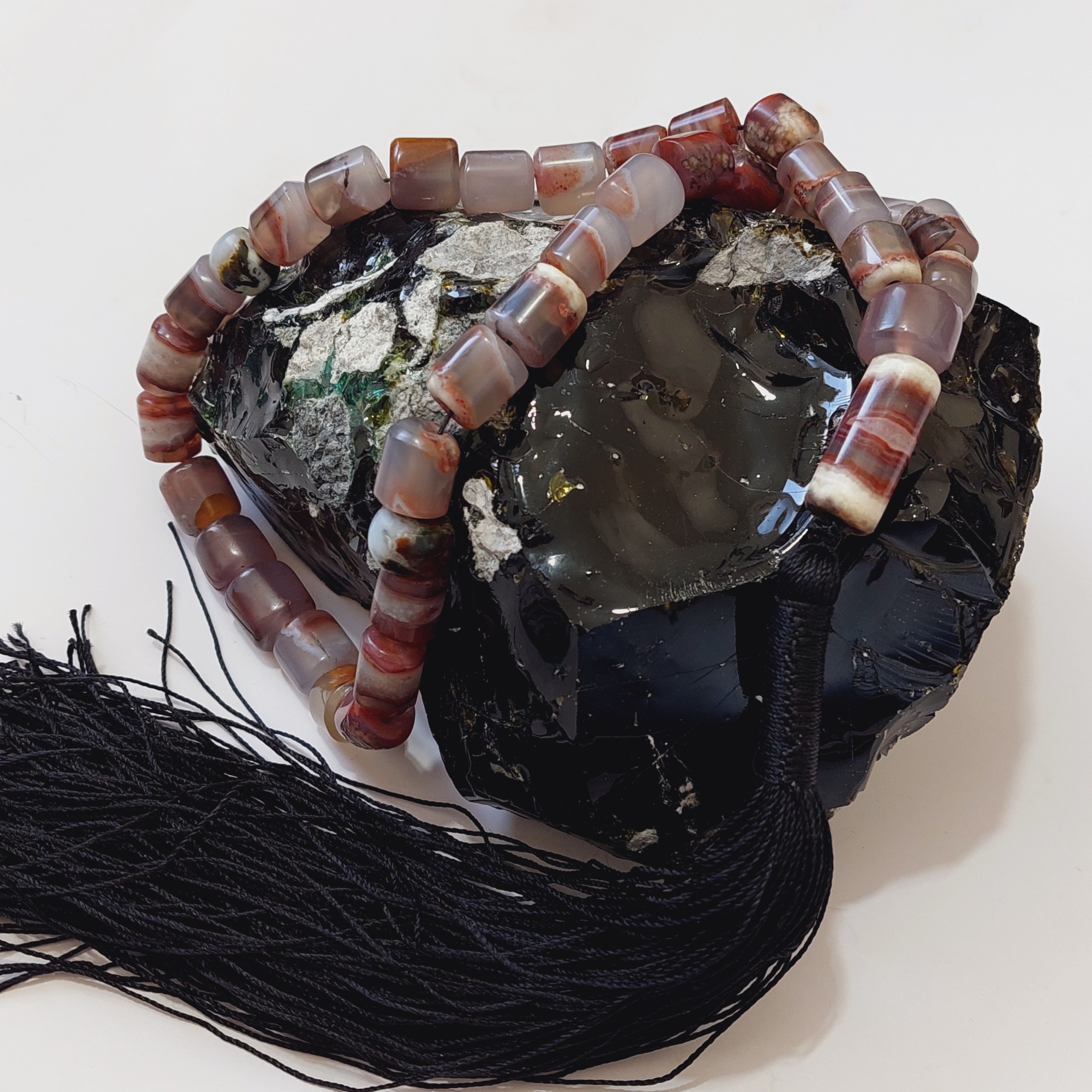 تسبیح سنگ طبیعی عقیق سلیمانی اصل تراش دست