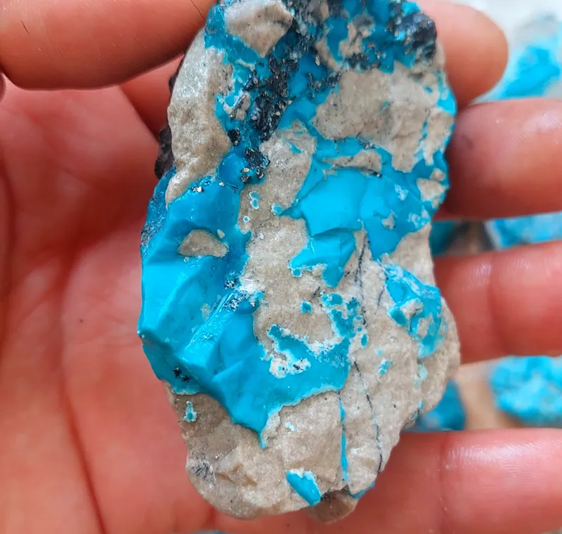 کلوخه درشت و درجه یک فیروزه عجمی