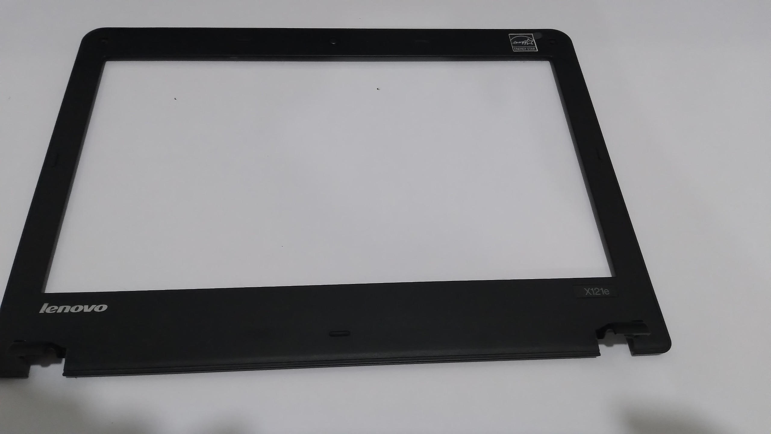 قاب جلو ال سی دی  لپ تاپ لنووX121eسالم