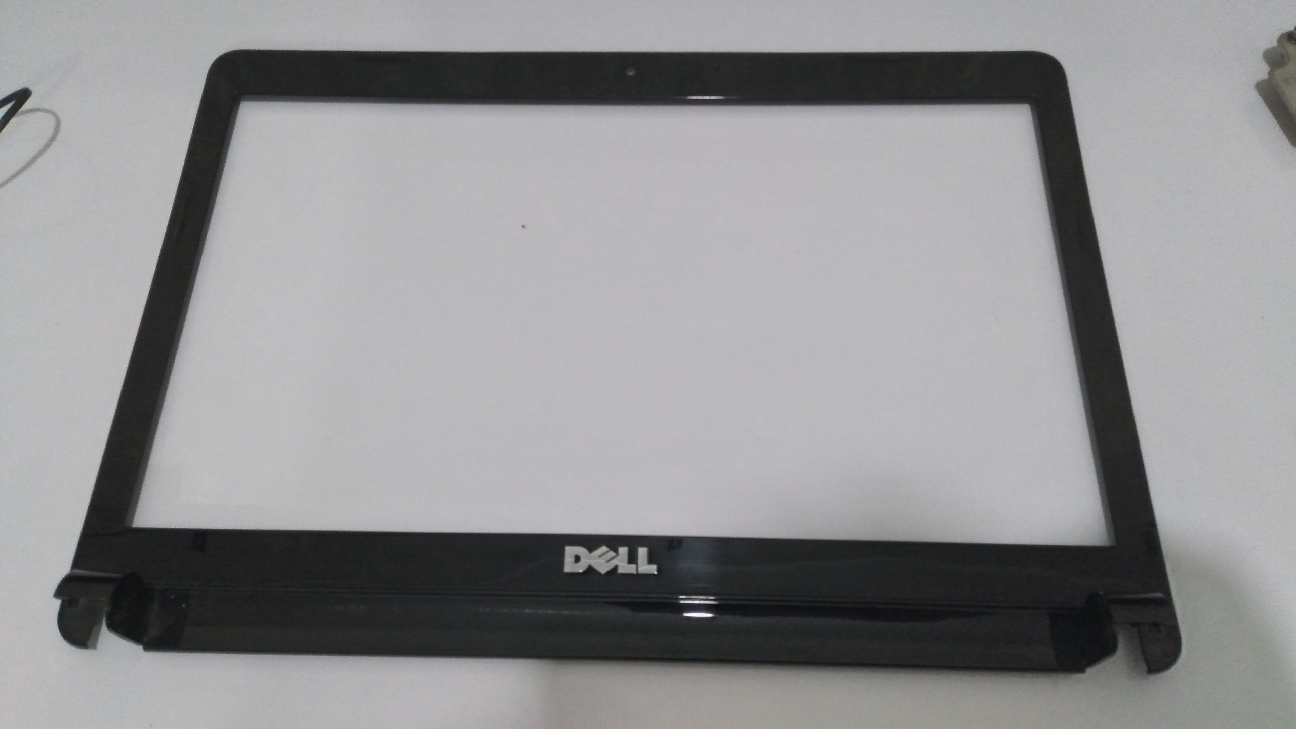 قاب دور ال سی دی لپ تاپ دل INSPIRON 1440استوک