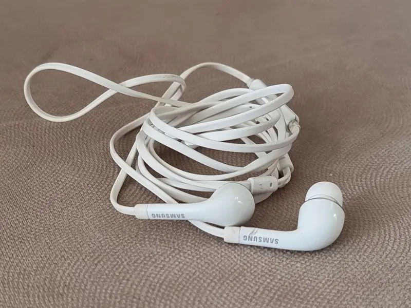 هندزفری اورجینال رو کارتنی سامسونگ s5 کارکرده