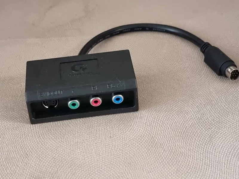 مبدل کامپوننت به AV / SVideo مدل 12CF1